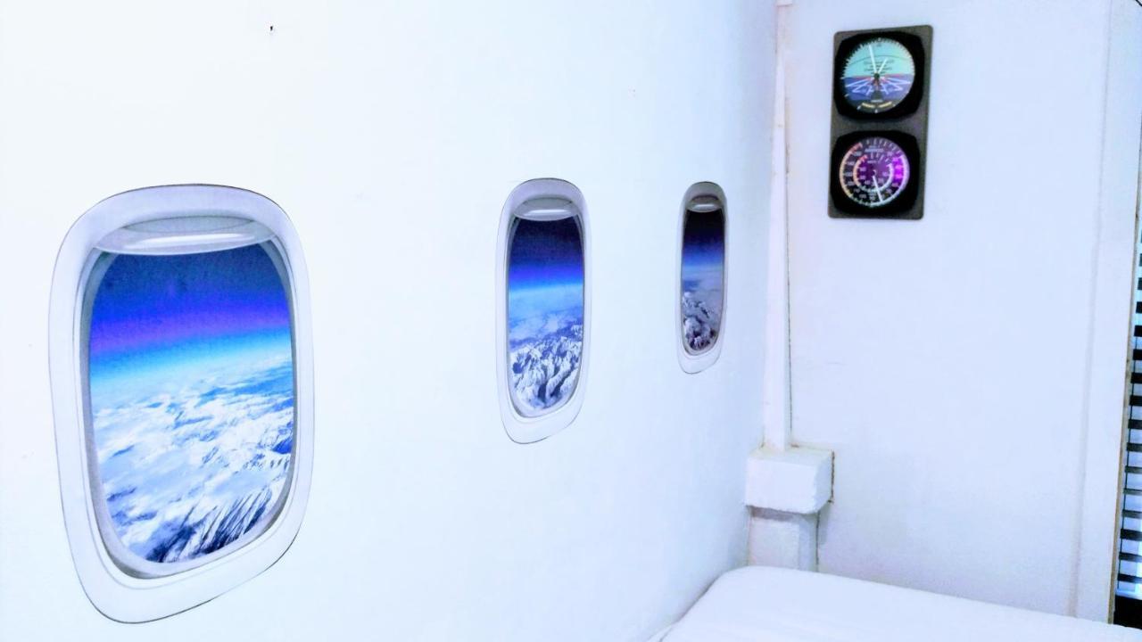 Artistic Design Space For Any Solo Traveler St. Petersburg Esterno foto