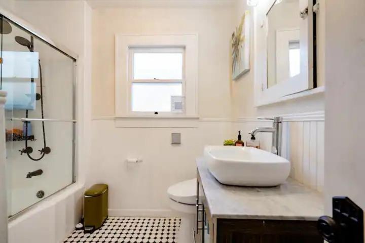 Artistic Design Space For Any Solo Traveler St. Petersburg Esterno foto