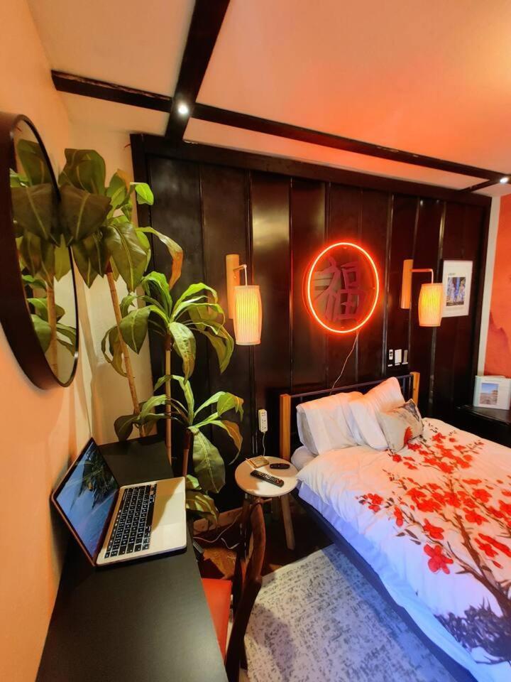 Artistic Design Space For Any Solo Traveler St. Petersburg Esterno foto