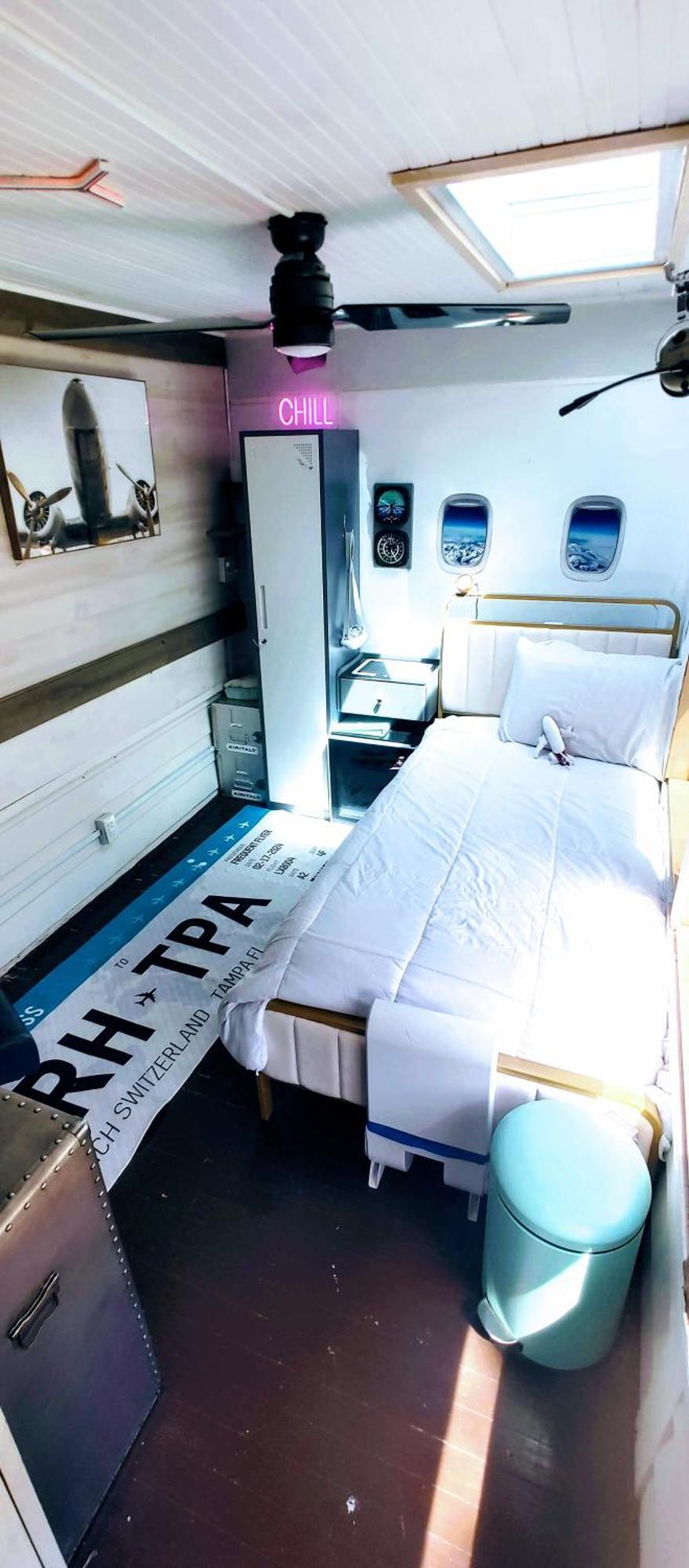 Artistic Design Space For Any Solo Traveler St. Petersburg Esterno foto
