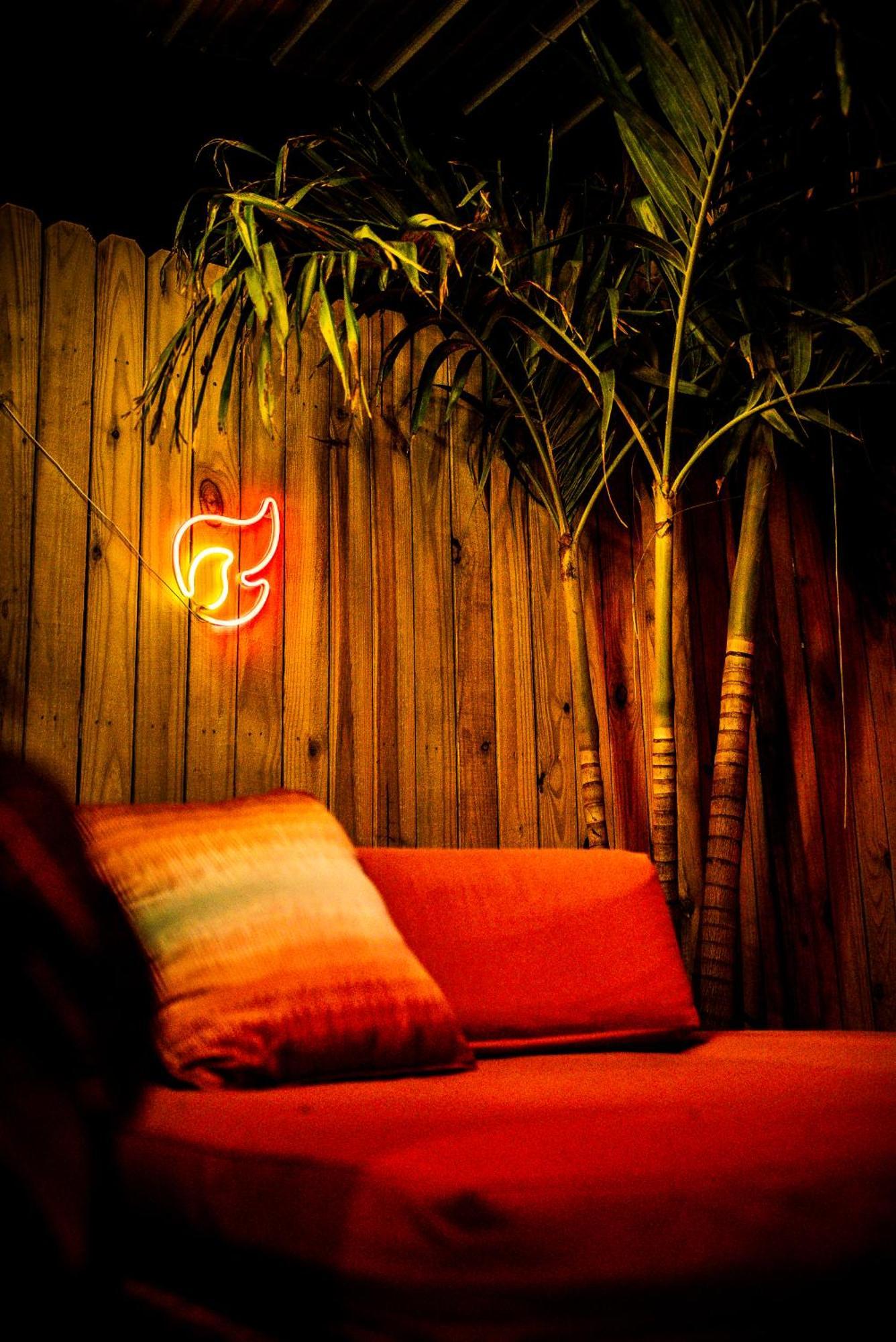 Artistic Design Space For Any Solo Traveler St. Petersburg Esterno foto